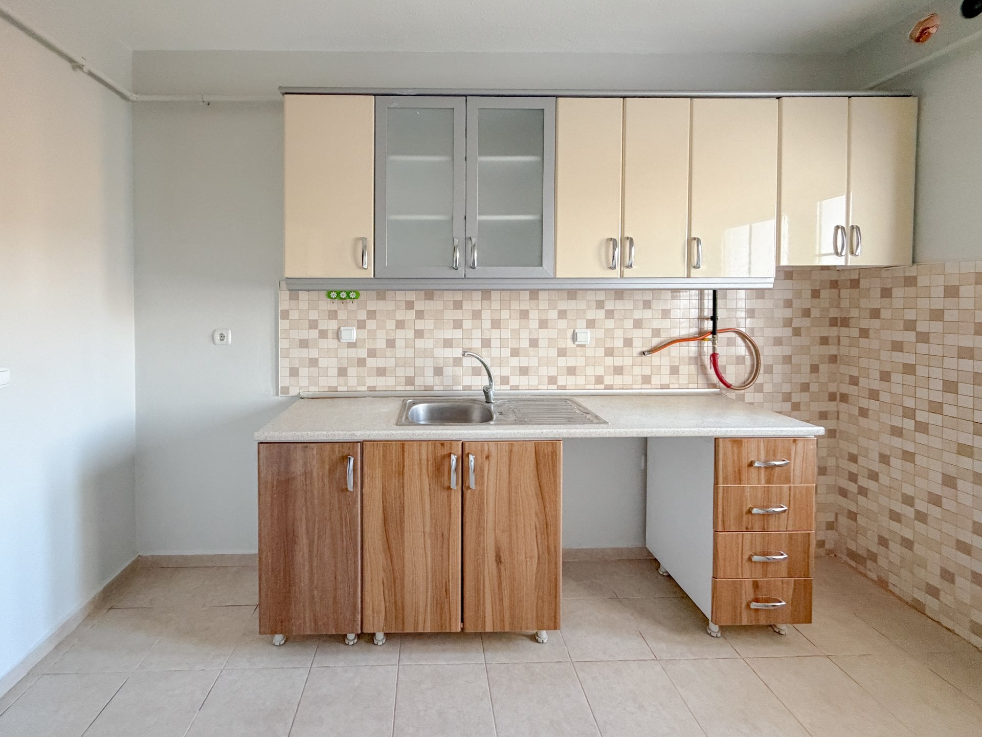Şeker Toki'de 3+1 Odalı Site İçersinde Uygun Fiyatlı Daire - 6