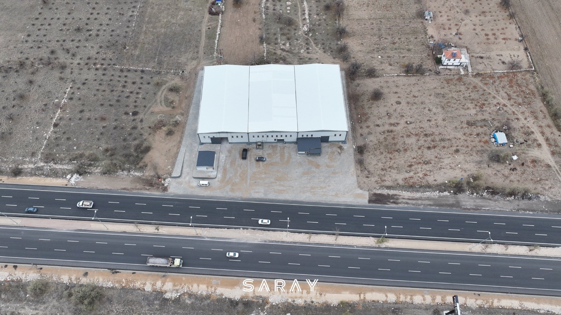 İNCESU YOLU ÜZERİNDE 3000m2 KİRALIK FABRİKA - 11