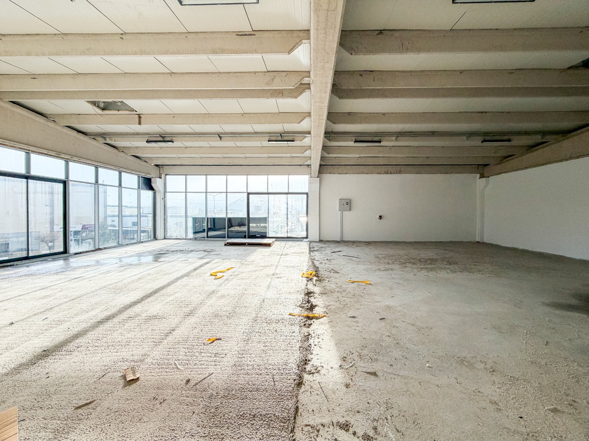Mimarsinan OSB Girişinde Kiralık İş Yeri | 400 m² Showroom, Depo ve Mağaza Alanı - 12