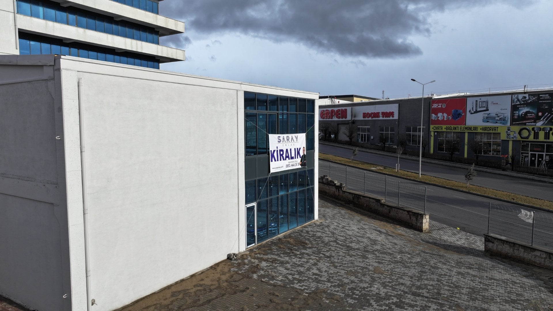 Mimarsinan OSB Girişinde Kiralık İş Yeri | 400 m² Showroom, Depo ve Mağaza Alanı - 5