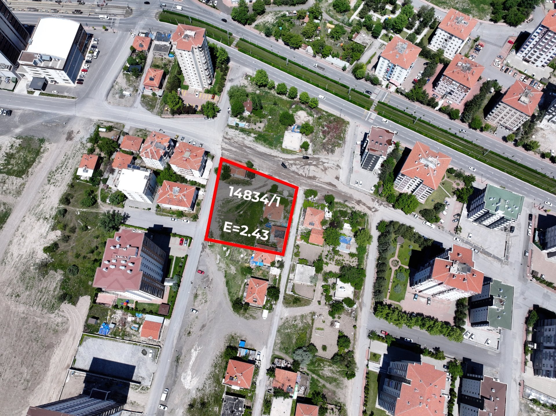 ESENTEPE TRAMVAY DURAĞI KARŞISINDA SATILIK MÜSTAKİL EV | YATIRIMLIK İMAR PARSELİ - 1