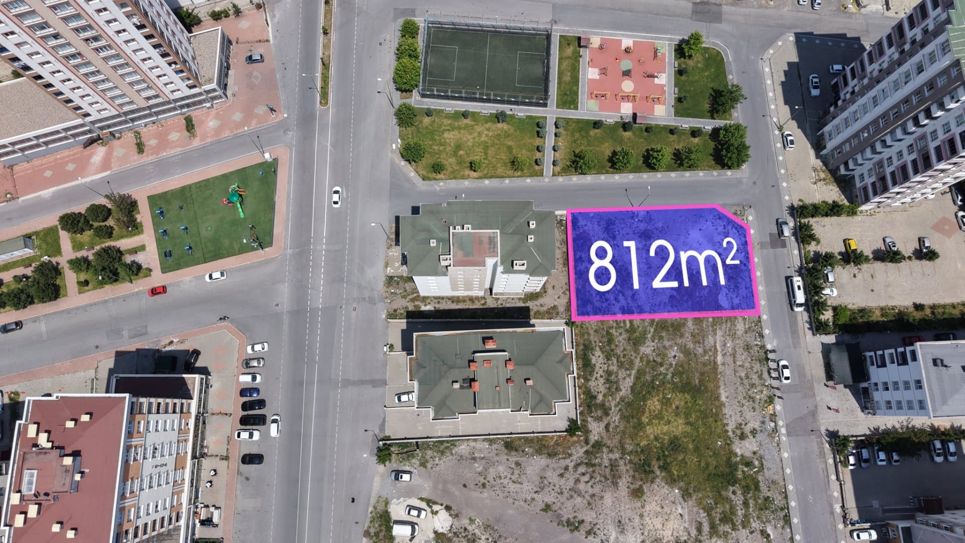 TOKİ Demokrasi Mahallesi’nde 812 m² Köşe Parsel Satılık