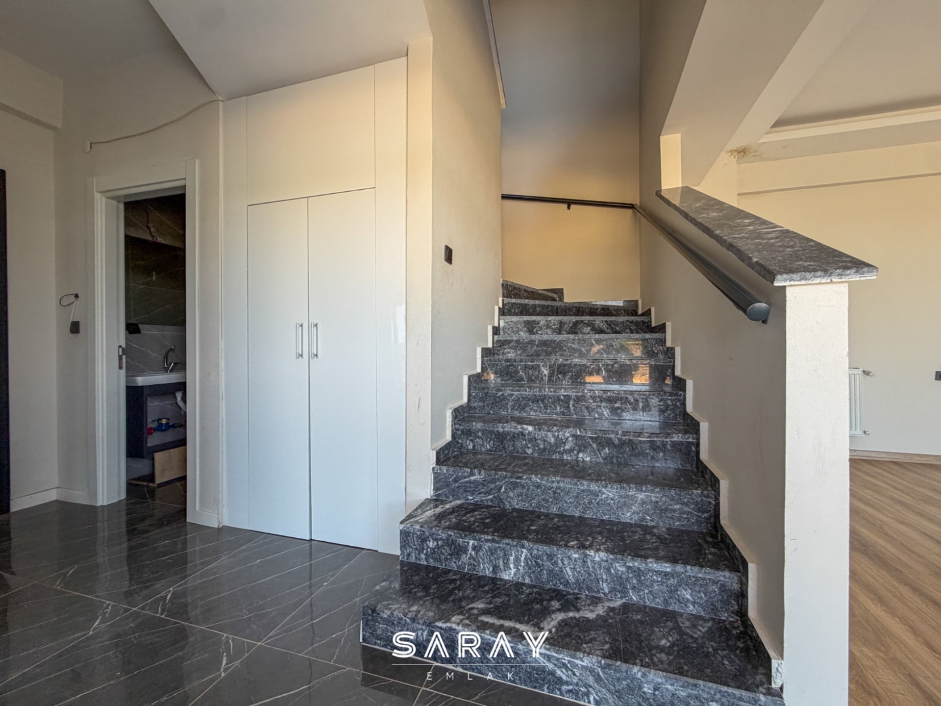 BECEN YAMAÇ VİLLALARI'NDA 500m² BAHÇELİ | 3,5+1 LÜKS VİLLA - 9