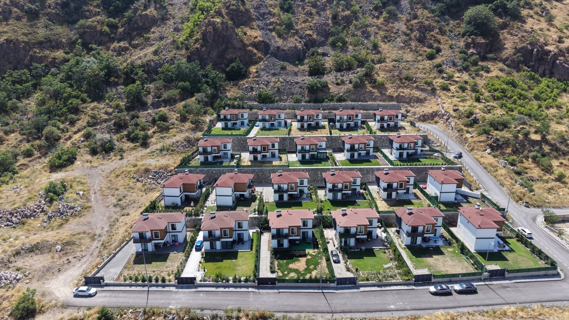 BECEN YAMAÇ VİLLALARI'NDA 500m² BAHÇELİ | 3,5+1 LÜKS VİLLA - 33
