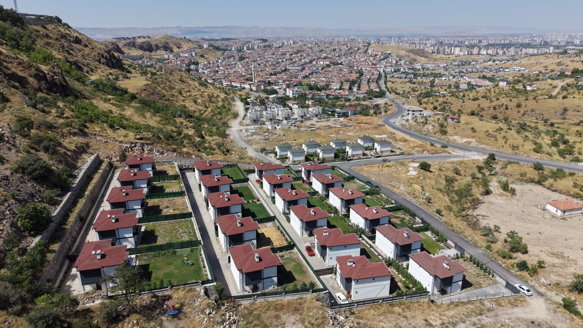 BECEN YAMAÇ VİLLALARI'NDA 500m² BAHÇELİ | 3,5+1 LÜKS VİLLA - 38