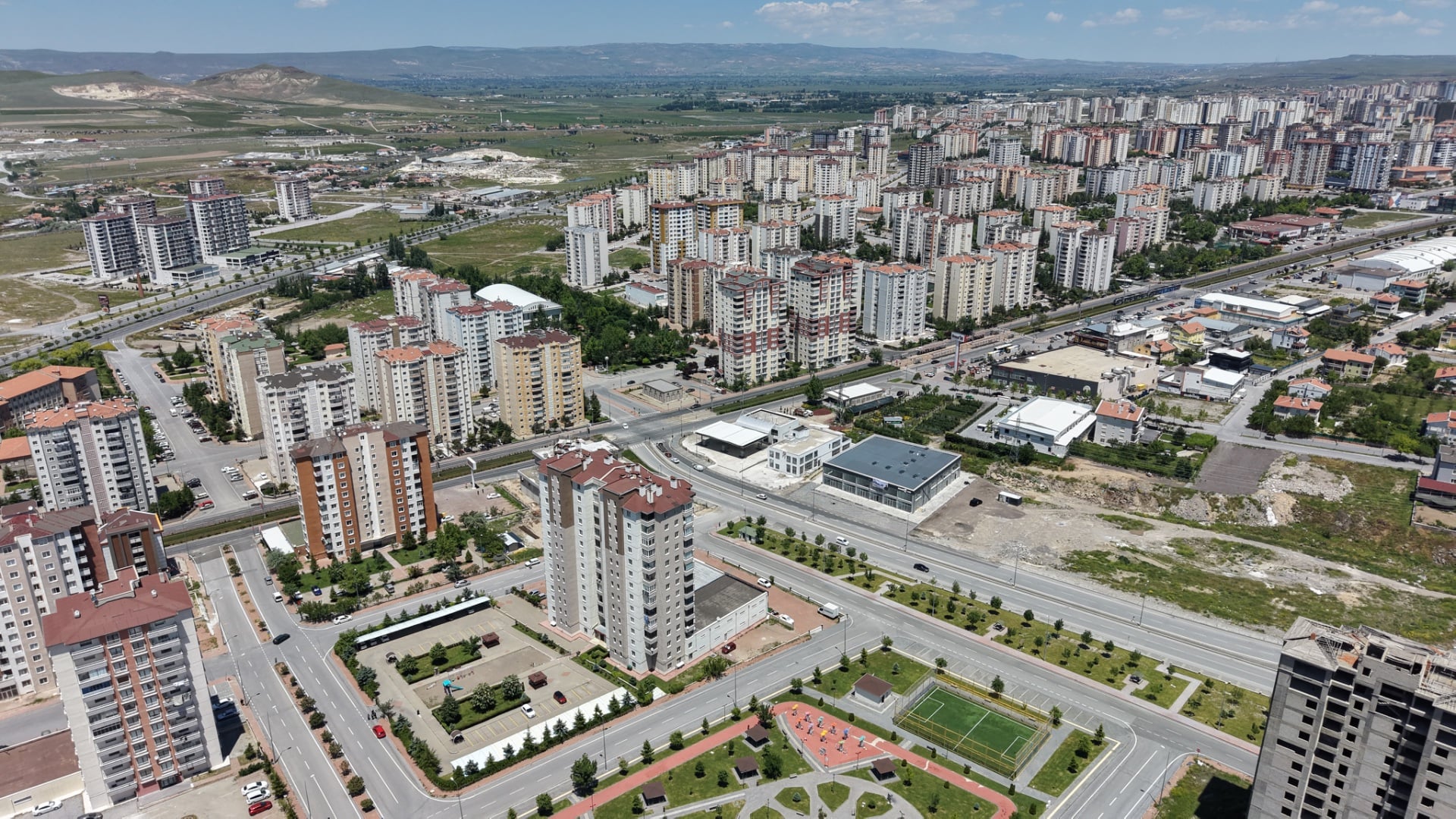BEYAZŞEHİR'İN YENİ TİCARET NOKTASI'NDA KİRALIK DÜKKANLAR - 11
