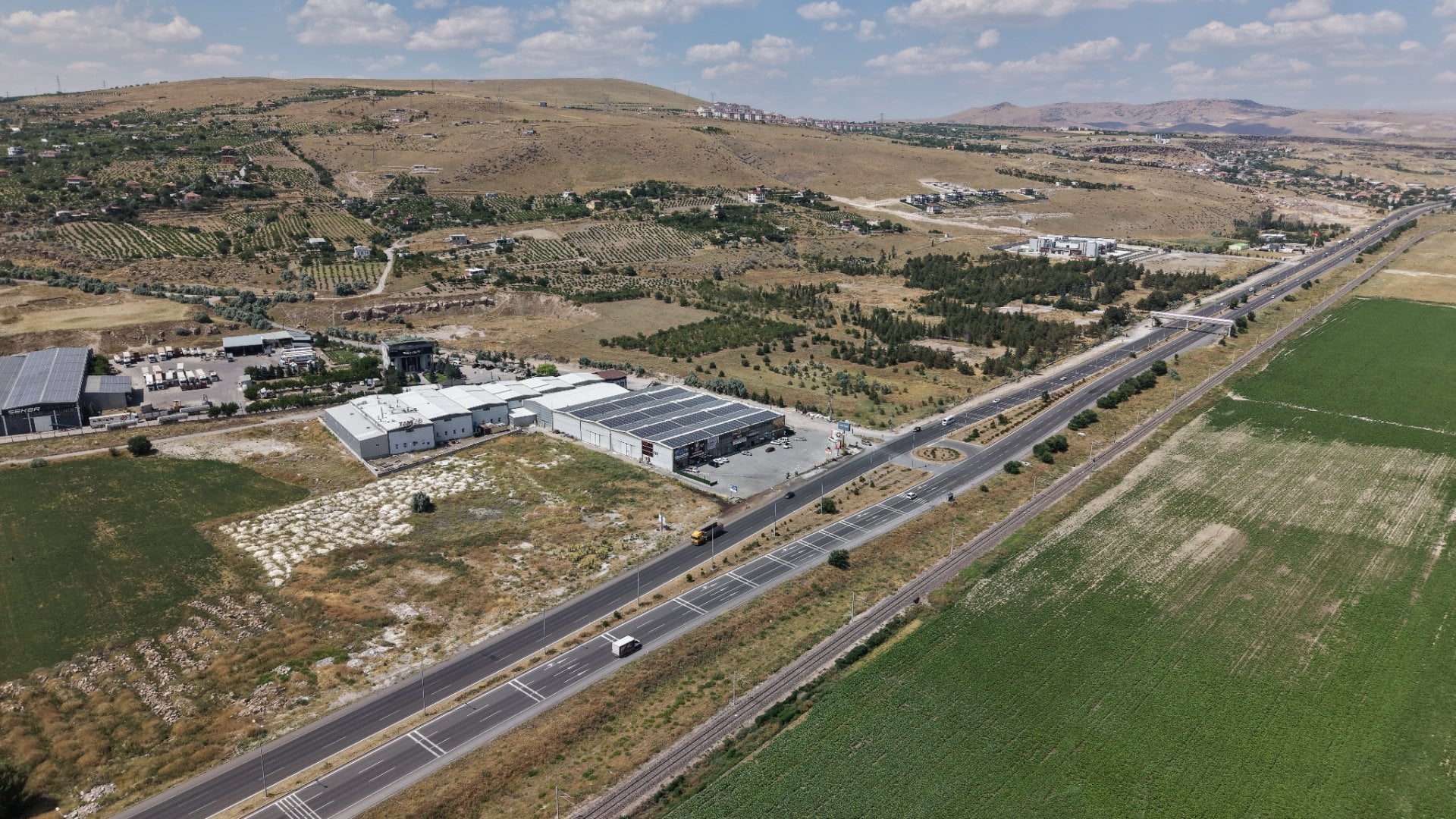 BOĞAZKÖPRÜ 5KM MEVKİNDE KİRALIK 130m2 İŞ YERLERİ - 14