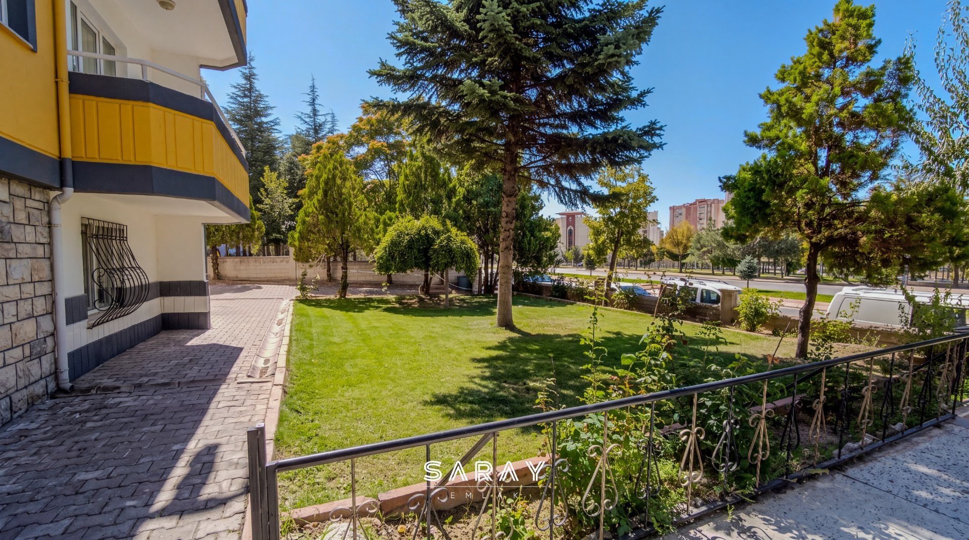 BEYAZŞEHİR'İN EN GÜZEL LOKASYONUNDA YAPILI VE BAKIMLI 3+1 DAİRE - 32