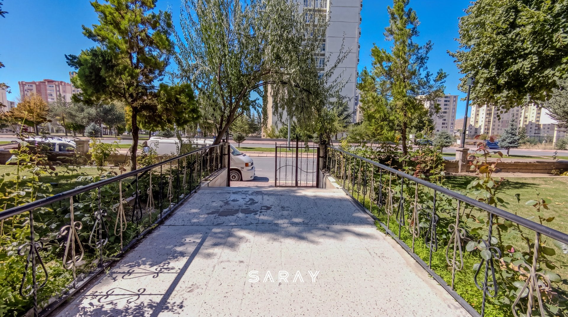 BEYAZŞEHİR'İN EN GÜZEL LOKASYONUNDA YAPILI VE BAKIMLI 3+1 DAİRE - 33