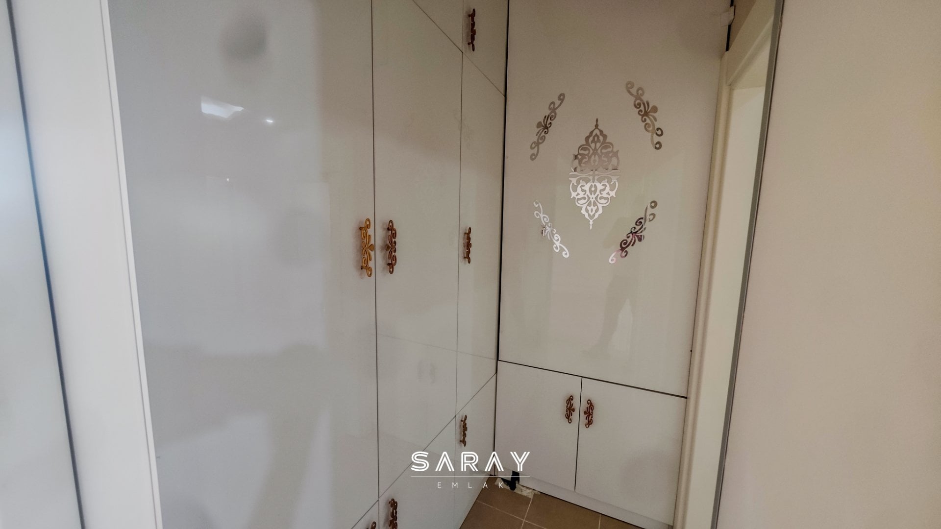 PAPATYA CADDESİ ÜZERİNDE, İÇİ TAMAMEN YAPILI 3+1 KİRALIK DAİRE - 11