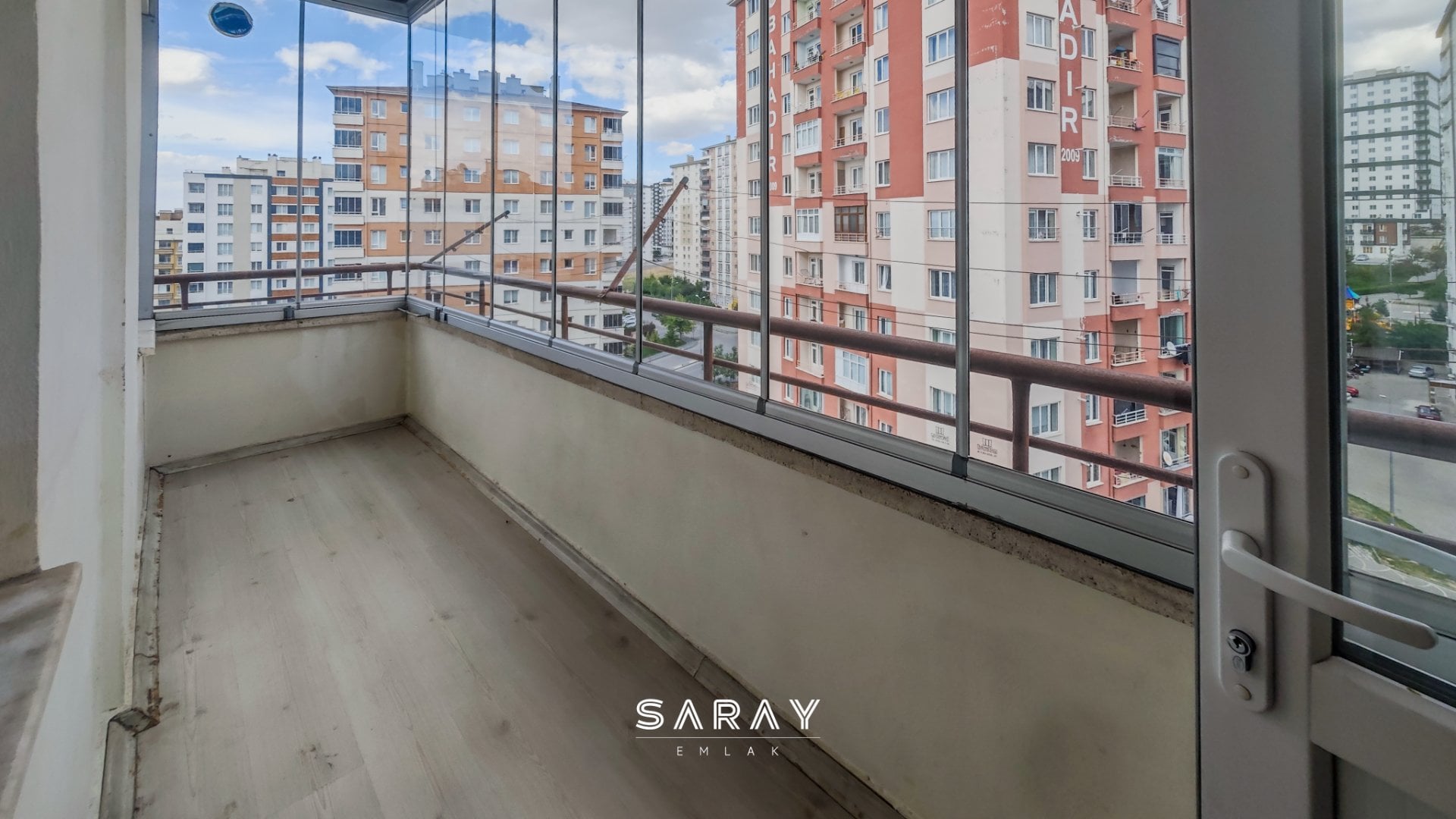 PAPATYA CADDESİ ÜZERİNDE, İÇİ TAMAMEN YAPILI 3+1 KİRALIK DAİRE - 26
