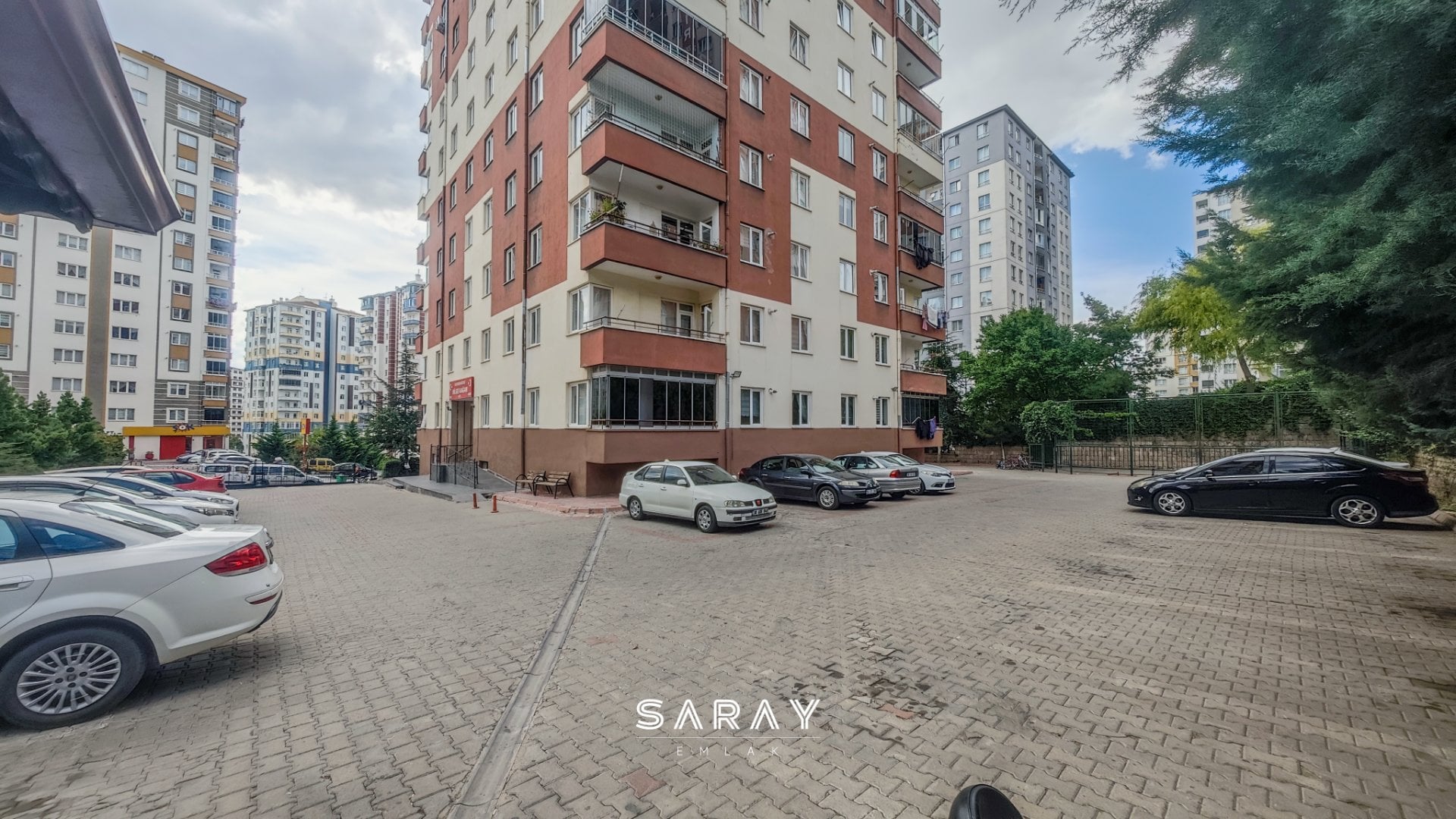 PAPATYA CADDESİ ÜZERİNDE, İÇİ TAMAMEN YAPILI 3+1 KİRALIK DAİRE - 35