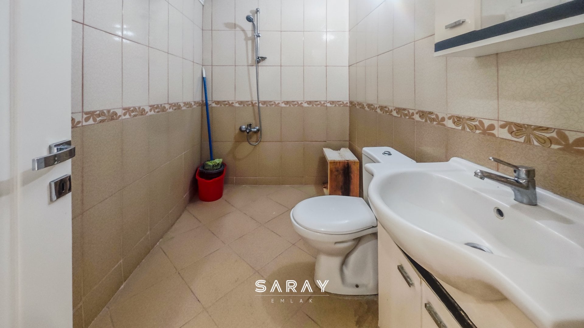 Saray'dan Fuzuli Cd. Köşebaşında Bakımlı 3+1 Kiralık Daire - 22