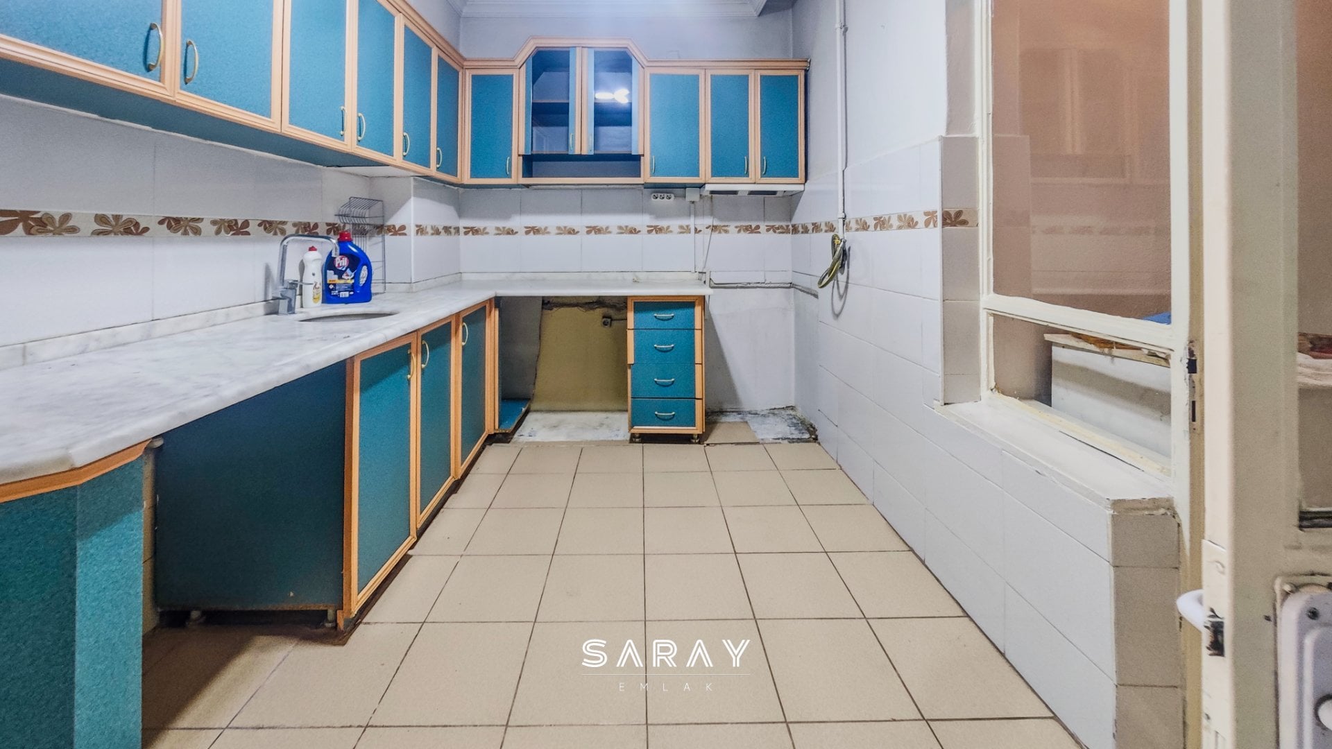 Saray'dan Fuzuli Cd. Köşebaşında Bakımlı 3+1 Kiralık Daire - 23