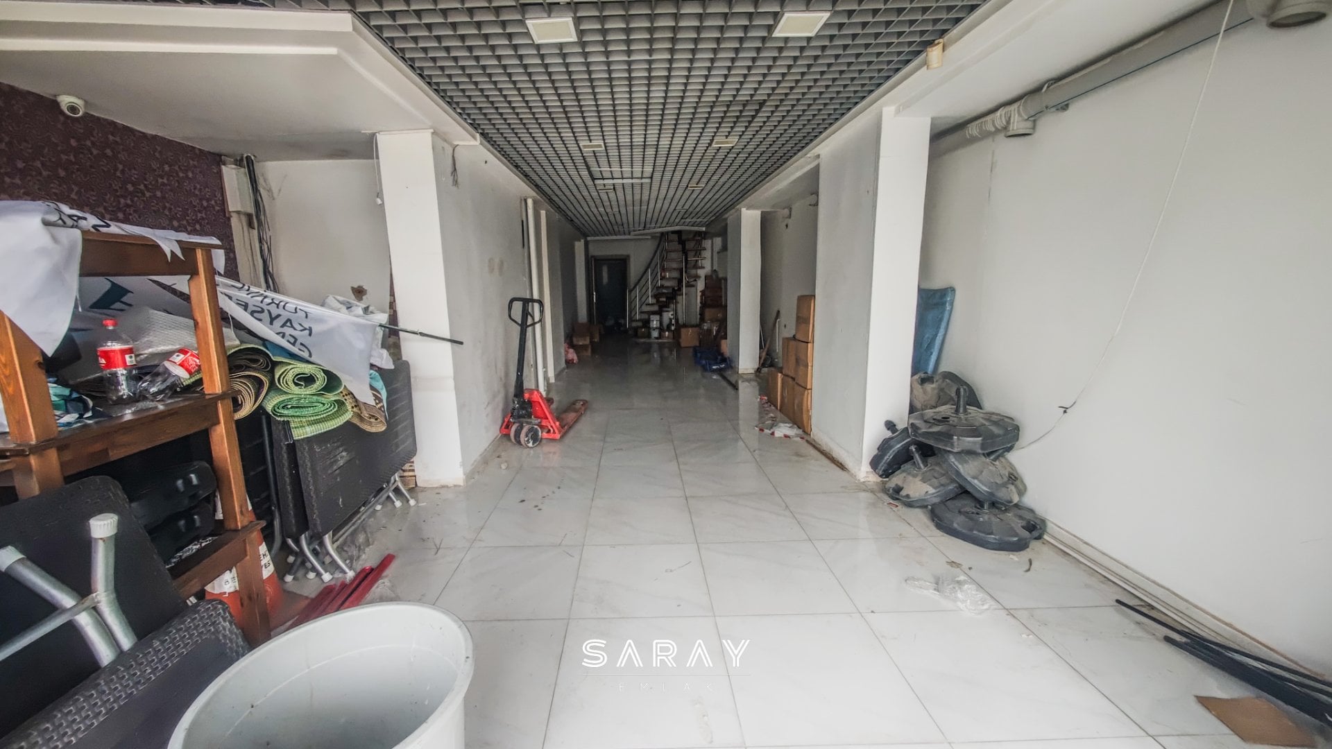 MERKEZİ LOKASYONDA, YAYA VE ARAÇ TRAFİĞİ YÜKSEK 110 M² 2 KATLI KİRALIK DÜKKAN - 2